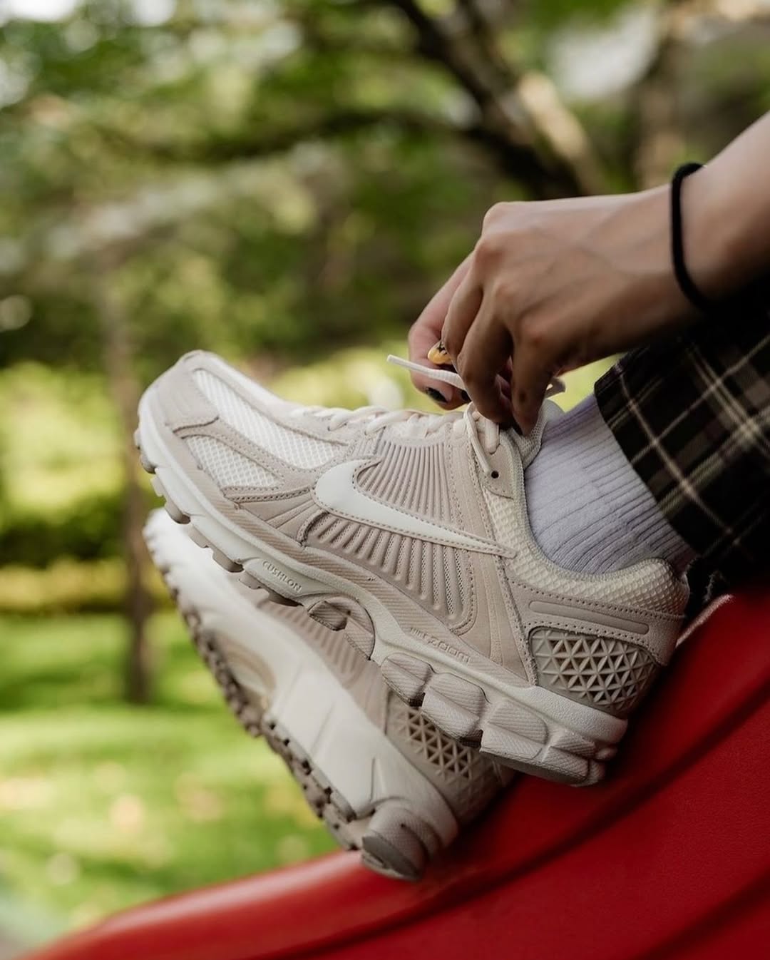 Nike Zoom Vomero 5 Light Orewood Brown - FZ3780 - 101 - Men's and Women's Sneakers > Sneakers > Zoom Vomero 5 > Low - Top Sneakers