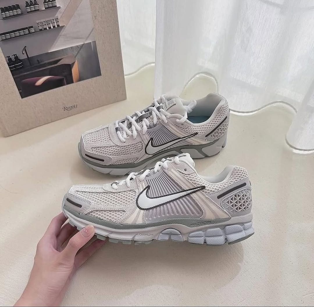 Nike Zoom Vomero 5 Light Orewood Brown Armory Blue - FZ3653 - 104 - Men's and Women's Sneakers > Sneakers > Zoom Vomero 5 > Low - Top Sneakers
