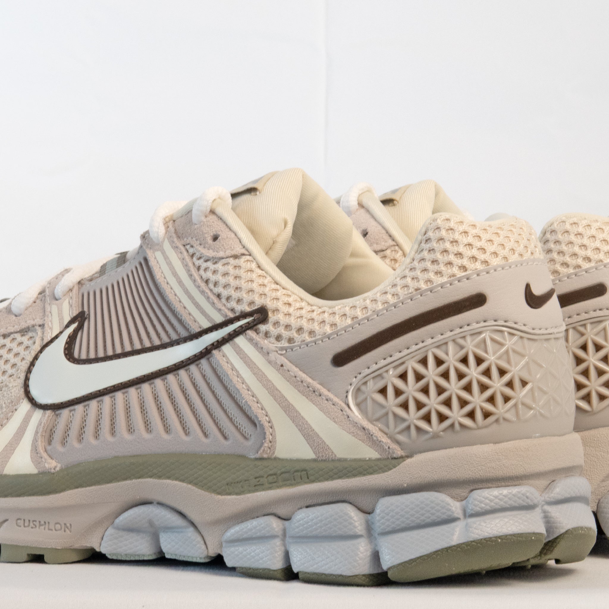 Nike Zoom Vomero 5 Light Orewood Brown Armory Blue - FZ3653 - 104 - Men's and Women's Sneakers > Sneakers > Zoom Vomero 5 > Low - Top Sneakers