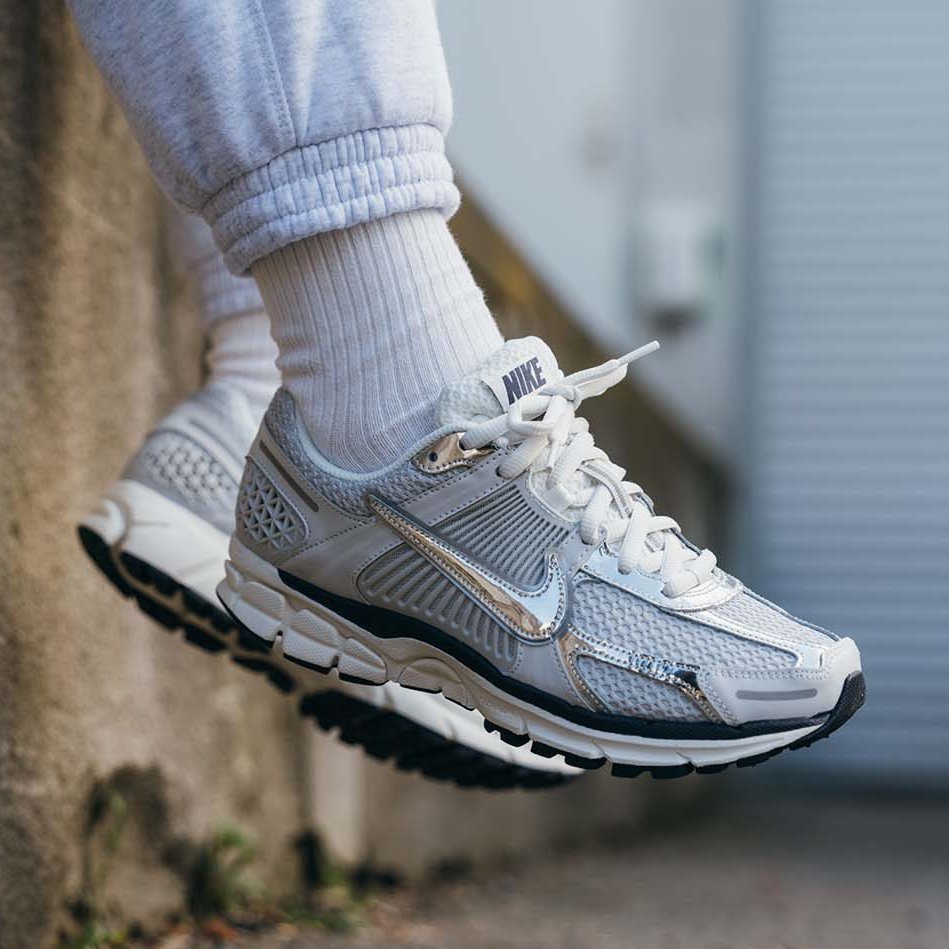 Nike Zoom Vomero 5 Photon Dust - FD0884 - 025 - Men's and Women's Sneakers > Sneakers > Zoom Vomero 5 > Low - Top Sneakers